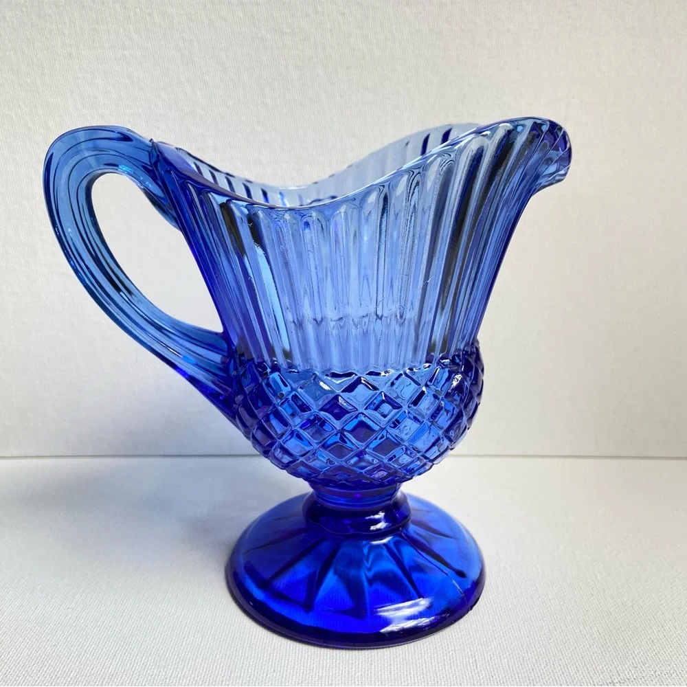 Avon Fostoria vintage blue pressed glass creamer pitcher Mt Vernon medallion